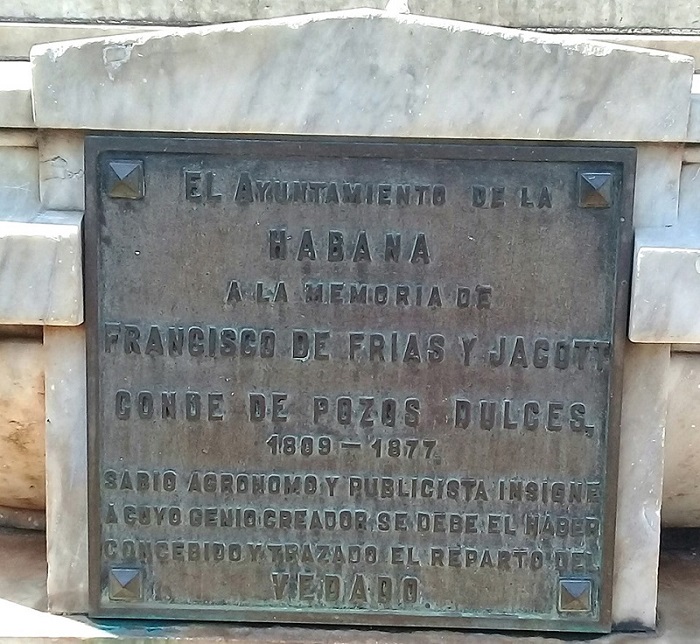 Estatua erigida en recordación de Francisco Frías y Jacott, conde de Pozos Dulces