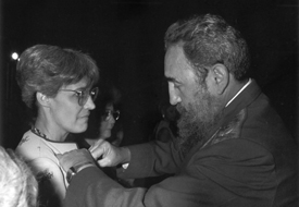 Rosa Elena Simeón junto a Fidel Castro