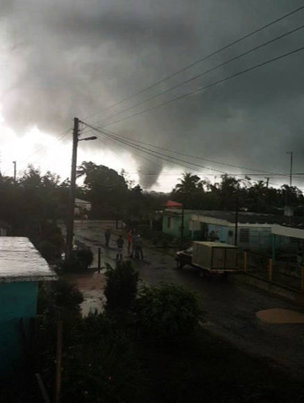  Ciego de Ávila: Tornado local azota en el municipio Primero de Enero
