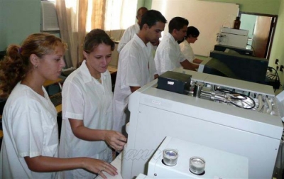 Especialistas en un laboratorio