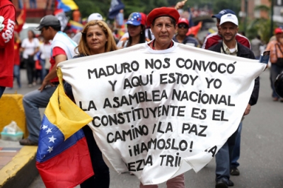 .Los venezolanos concurren hoy a las urnas en una batalla por la paz.