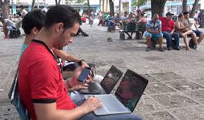 Wifi en parque de La Habana