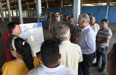 Díaz-Canel recorre proyectos industriales en Habana del Este