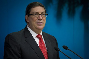 Canciller de Cuba denuncia restricciones migratorias de EEUU