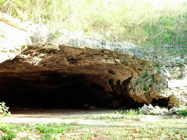 Exploración científica en cuevas de Cuba
