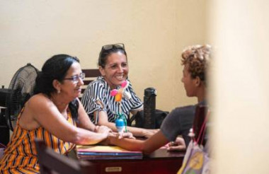 El objetivo principal del espacio es garantizar un entorno protector y favorecer la reintegración familiar o, cuando corresponda, la adopción