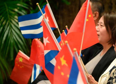 Cuba saluda aniversario 76 de China